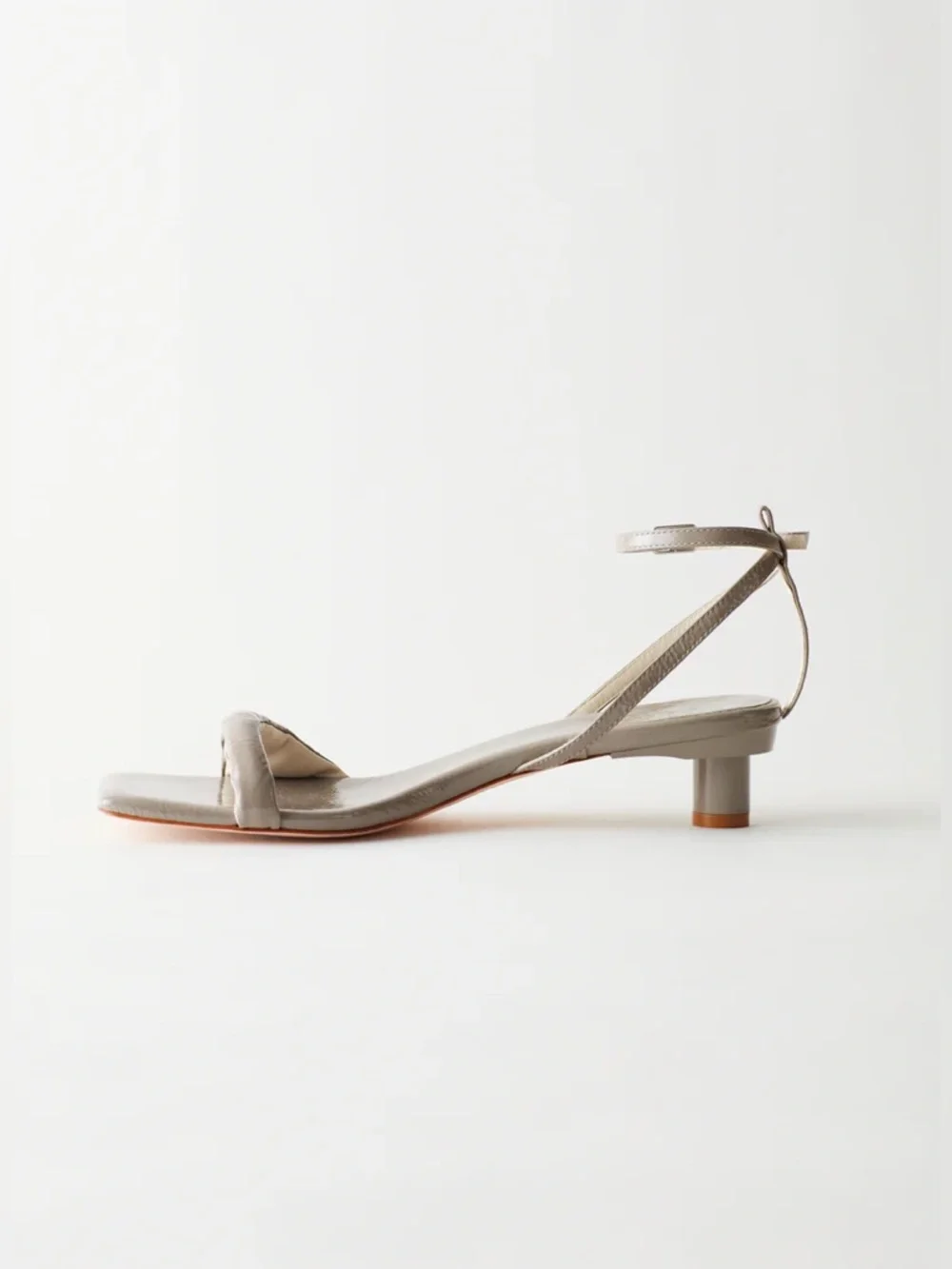 Ola Sandal - Picture 2 of 8